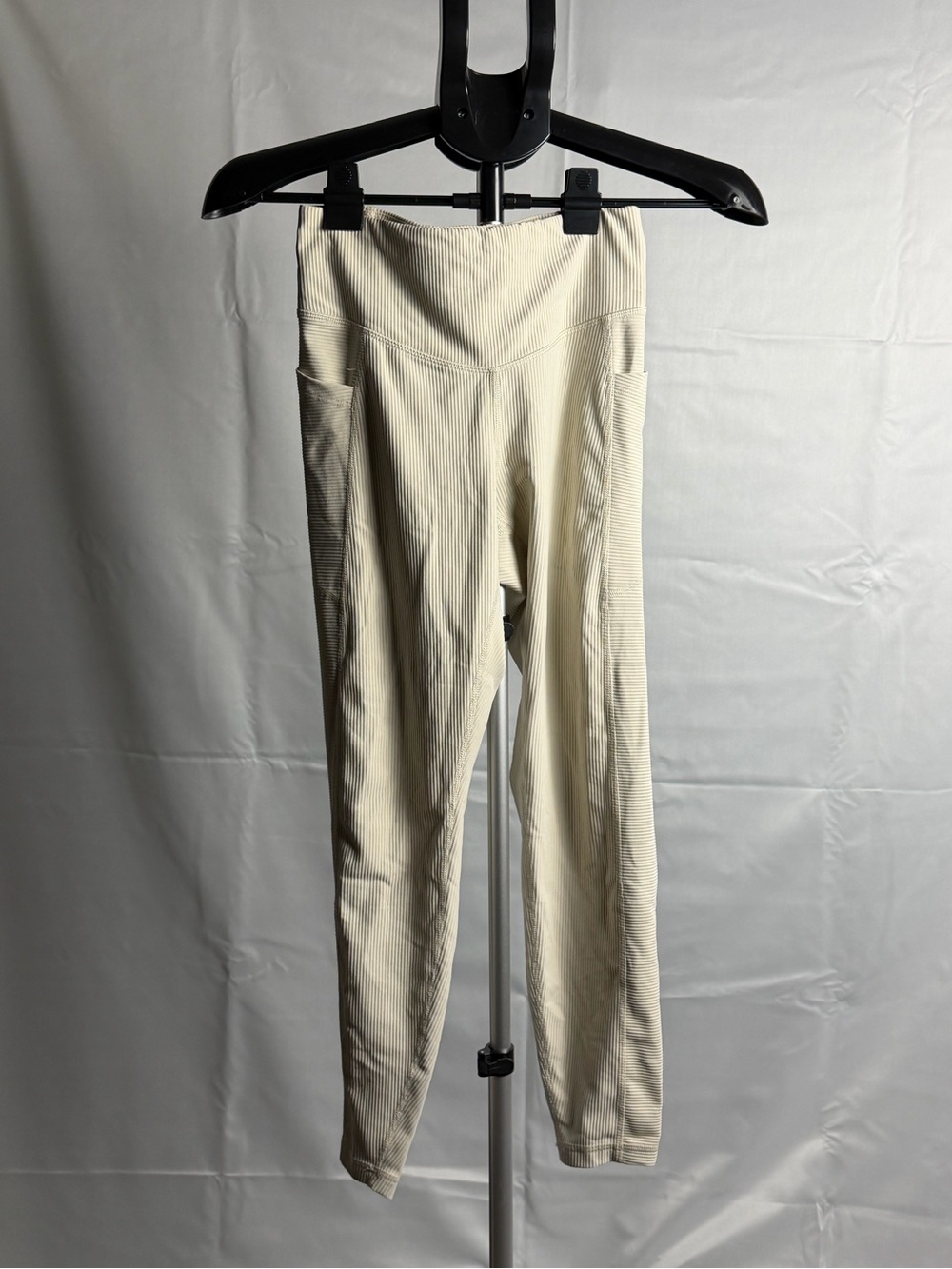 Old Navy Cream Ribbed High-Waist Leggings with Side Pockets